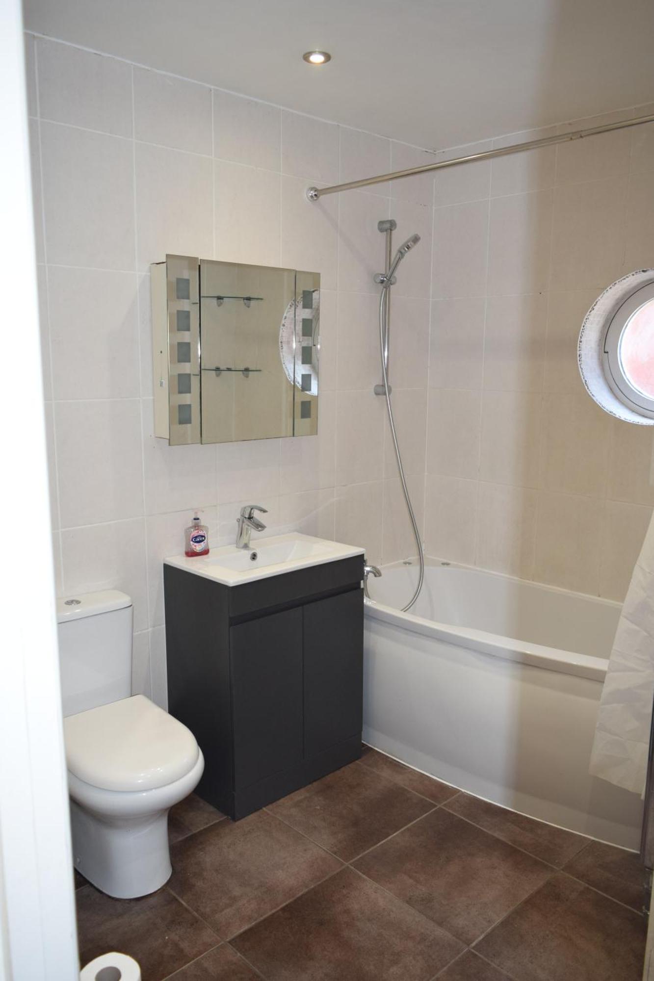 London Stratford - Spacious 2 Bed Flat With Secured Parking & Private Garden Exteriör bild