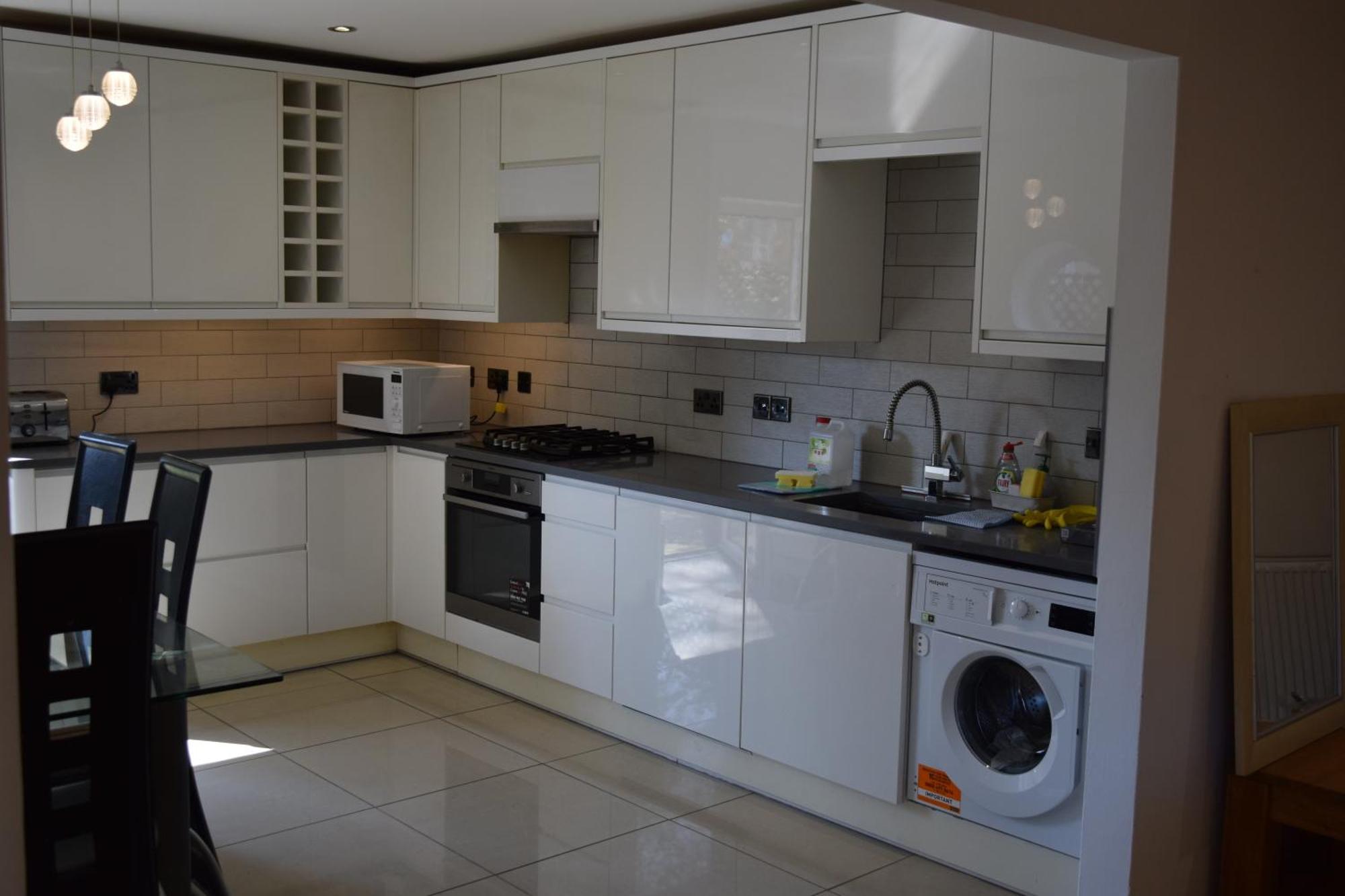 London Stratford - Spacious 2 Bed Flat With Secured Parking & Private Garden Exteriör bild