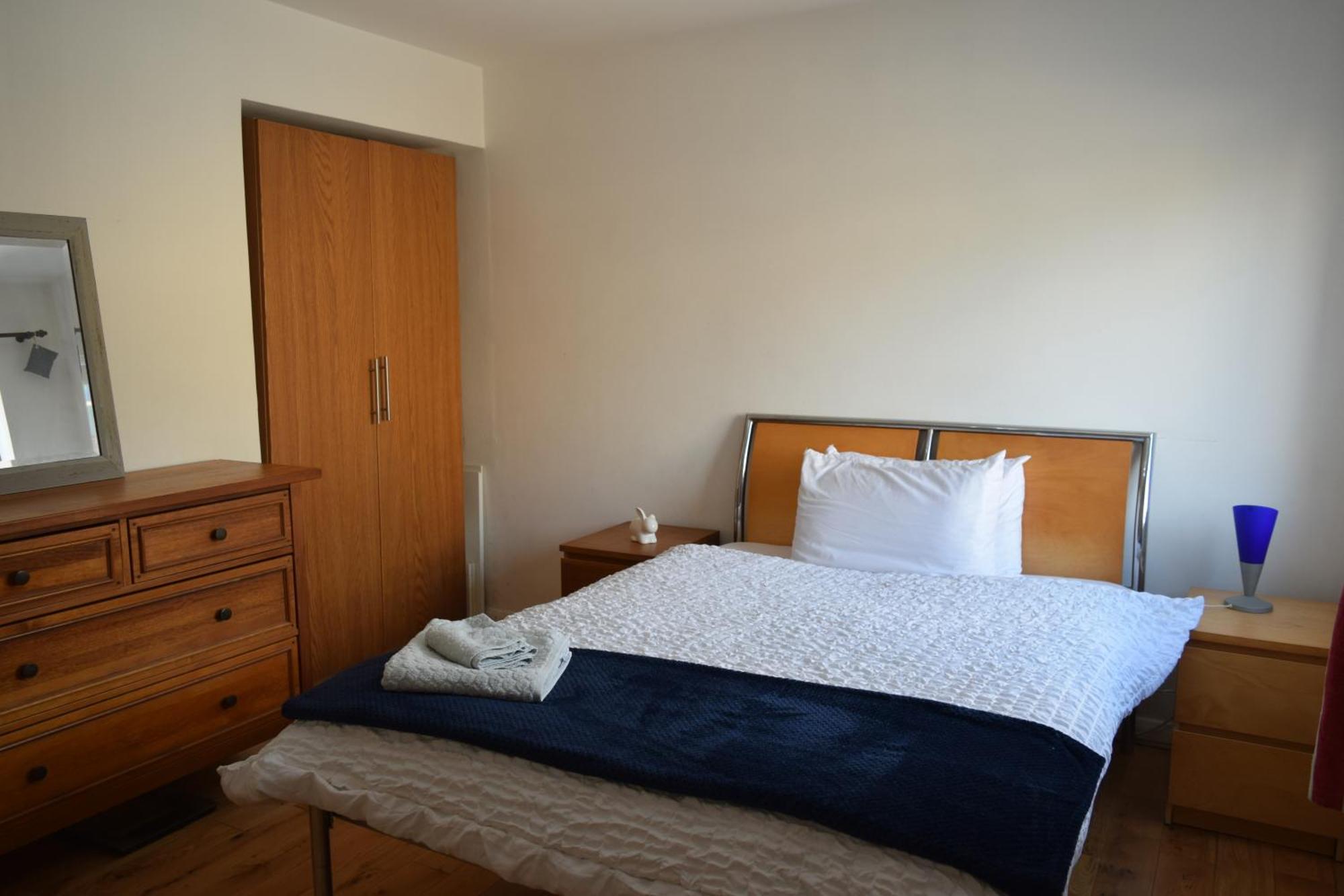 London Stratford - Spacious 2 Bed Flat With Secured Parking & Private Garden Exteriör bild