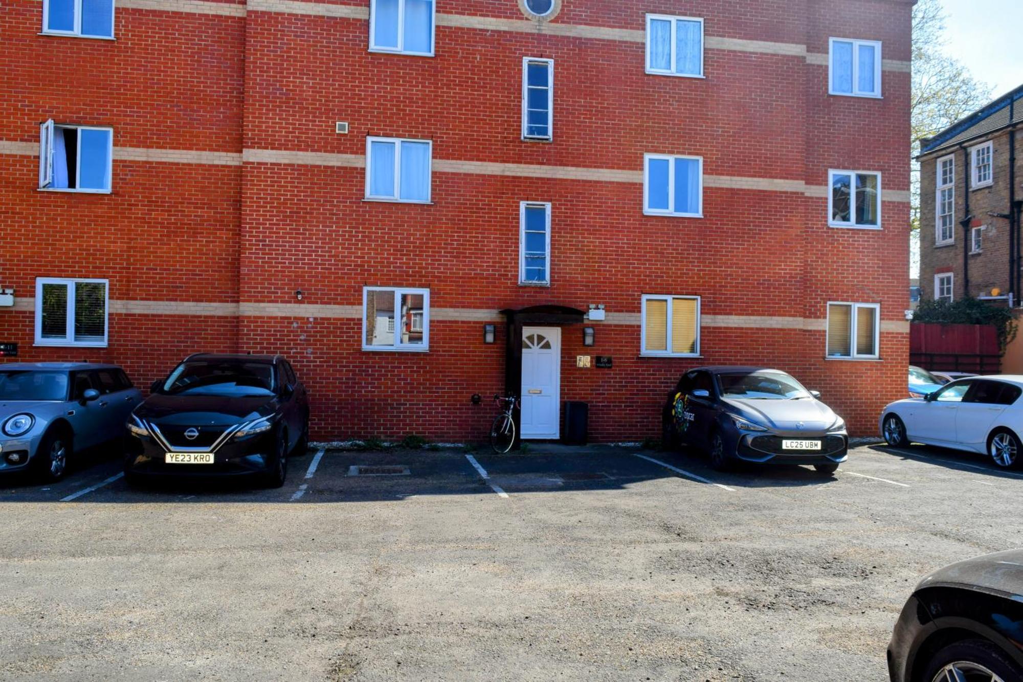 London Stratford - Spacious 2 Bed Flat With Secured Parking & Private Garden Exteriör bild