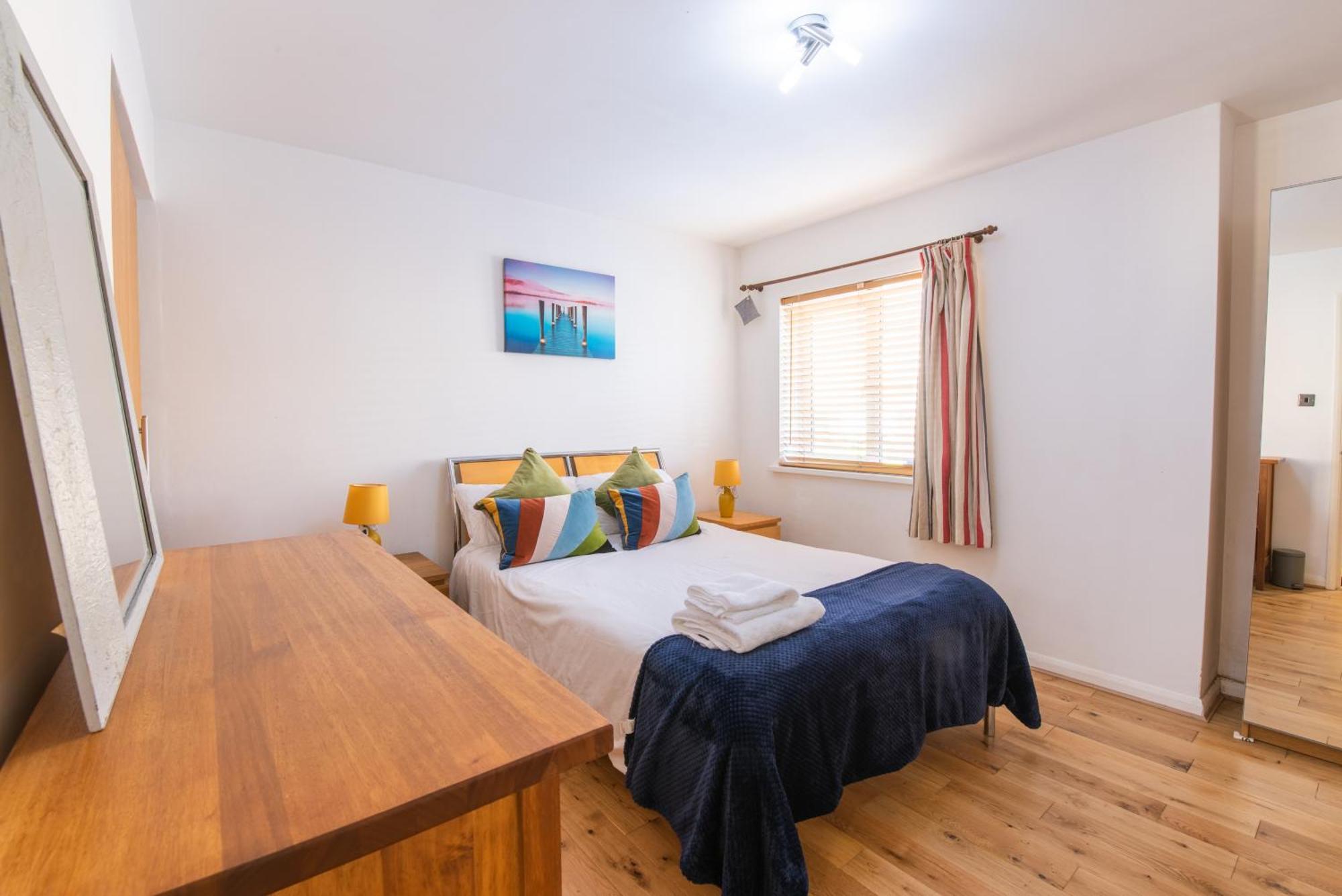 London Stratford - Spacious 2 Bed Flat With Secured Parking & Private Garden Exteriör bild