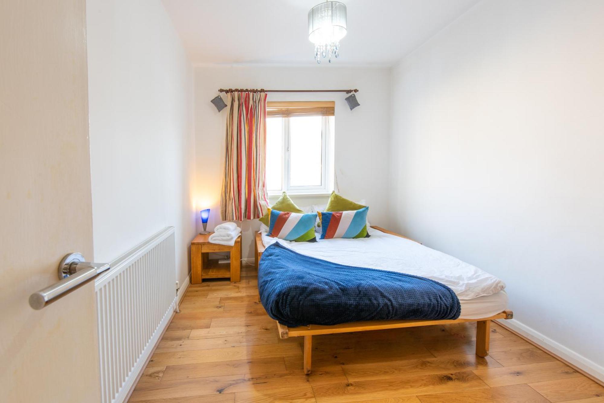London Stratford - Spacious 2 Bed Flat With Secured Parking & Private Garden Exteriör bild